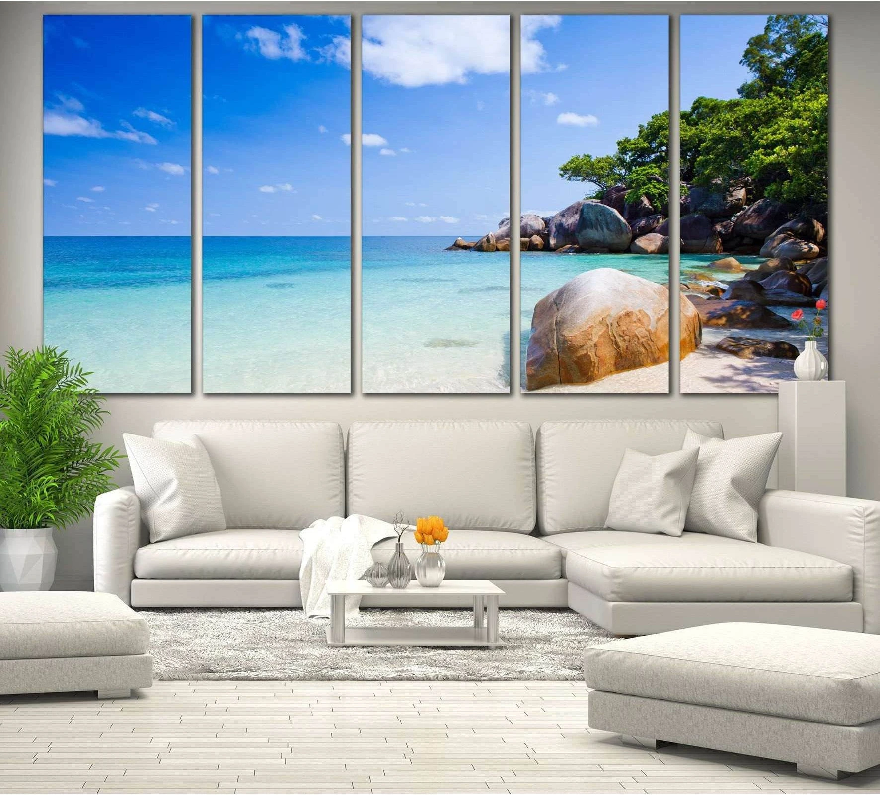 Australia Beach showing sea water, shoreline and horizon depth.